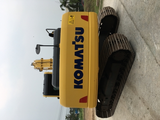 ขายรถขุด Komatsu pc200-8 MO 5,600 ชม.