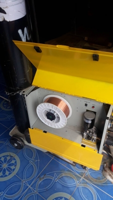 ตู้เชื่อม CO2 Mag 250 S ขายพร้อมถัง อุปกรณ์ครบ  ใช้งานไม่กี่ครั้ง