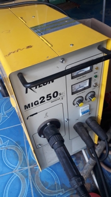 ตู้เชื่อม CO2 Mag 250 S ขายพร้อมถัง อุปกรณ์ครบ  ใช้งานไม่กี่ครั้ง