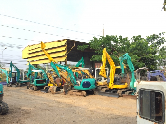 ขายรถขุดเก่านอก KOMATSU PC38UU-2E ชั่วโมงใช้งานน้อย เครื่อง3สูบ คอนโทนน้ำมัน,ฟรีเช็ดระบบ,ฟรีจัดส่งทั่วไทย