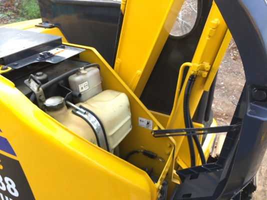 ขายรถขุดเก่านอก KOMATSU PC38UU-2E ชั่วโมงใช้งานน้อย เครื่อง3สูบ คอนโทนน้ำมัน,ฟรีเช็ดระบบ,ฟรีจัดส่งทั่วไทย