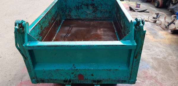 รถบรรทุกการเกษตร ยกดั้มด้วยไฮดรอลิค  สอบถามได้ต่อรองได้ขายได้ขาย แทรคใหม่