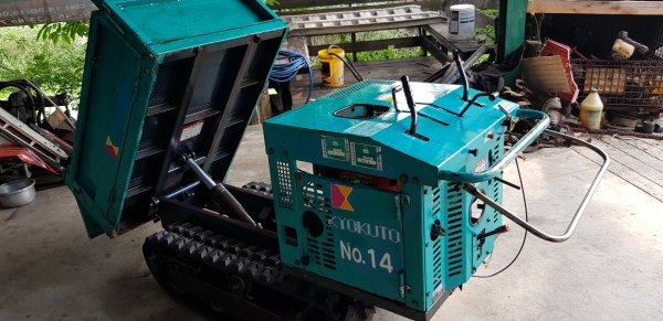 รถบรรทุกการเกษตร ยกดั้มด้วยไฮดรอลิค  สอบถามได้ต่อรองได้ขายได้ขาย แทรคใหม่