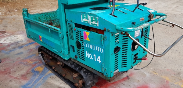 รถบรรทุกการเกษตร ยกดั้มด้วยไฮดรอลิค  สอบถามได้ต่อรองได้ขายได้ขาย แทรคใหม่