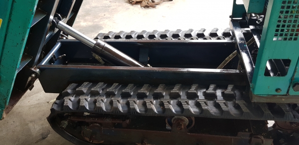 รถบรรทุกการเกษตร ยกดั้มด้วยไฮดรอลิค  สอบถามได้ต่อรองได้ขายได้ขาย แทรคใหม่