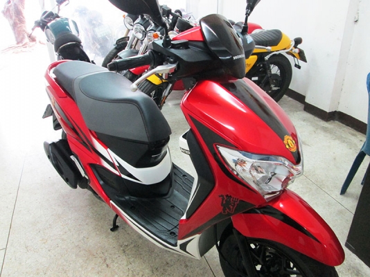 โอนฟรี ) ขาย Honda Moove ลายแมนยู ปี 2017 ไมล์แท้ 3073 กม แฟนๆ เรดอาร์มี่ ไม่ควรพลาด โอนฟรี ) ขาย Honda Moove ลายแมนยู ปี 2017 ไมล์แท้ 3073 กม แฟนๆ เรดอาร์มี่ ไม่ควรพลาด