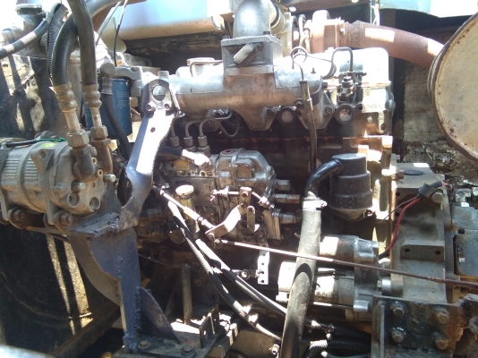 รถแมคโค sh75 บุ้งกี้ใหญ่  เทียบเท่าแมคโค120.    ราคาไม่แพง  อะไหล่มีทั่วไป.   โทรมาคุยได้คะ  ลายมาก็ได้