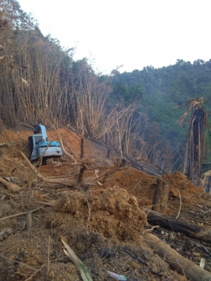 รถแมคโค sh75 บุ้งกี้ใหญ่  เทียบเท่าแมคโค120.    ราคาไม่แพง  อะไหล่มีทั่วไป.   โทรมาคุยได้คะ  ลายมาก็ได้