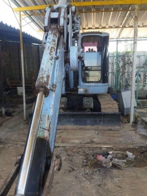 รถแมคโค sh75 บุ้งกี้ใหญ่  เทียบเท่าแมคโค120.    ราคาไม่แพง  อะไหล่มีทั่วไป.   โทรมาคุยได้คะ  ลายมาก็ได้