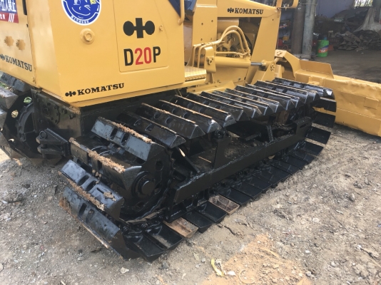 ขายรถแทร็กเตอร์เก่านอกD2-6 P สภาพสวยพร้อมใช้งาน เครื่องดี ช่วงช่างดี โซ่บูทดีไม่มีแตก ราคาต่อรองคุยกันได้ โทร0616613023 แพรว