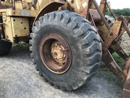 ขาย 385,000 รถตักล้อยาง CATTERPILAR 950 สวยสภาพพร้อมใช้ เครื่องดี เกียร์แรง ยางสวย เอกสารชื้อขาย  รถอยู่  นครปฐม  โทร 0610710295