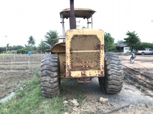 ขาย 385,000 รถตักล้อยาง CATTERPILAR 950 สวยสภาพพร้อมใช้ เครื่องดี เกียร์แรง ยางสวย เอกสารชื้อขาย  รถอยู่  นครปฐม  โทร 0610710295