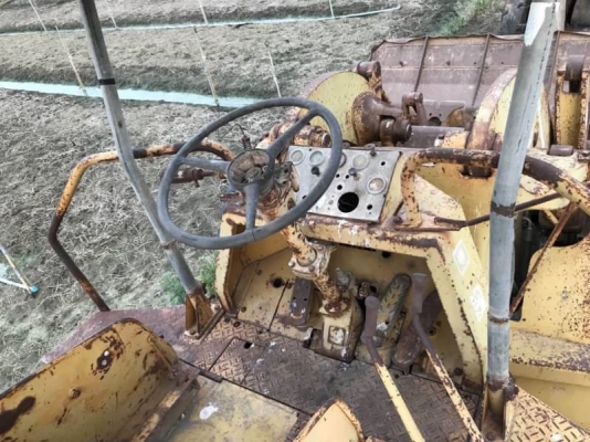 ขาย 385,000 รถตักล้อยาง CATTERPILAR 950 สวยสภาพพร้อมใช้ เครื่องดี เกียร์แรง ยางสวย เอกสารชื้อขาย  รถอยู่  นครปฐม  โทร 0610710295