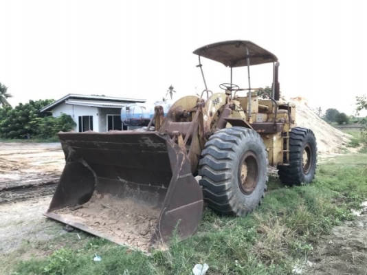 ขาย 385,000 รถตักล้อยาง CATTERPILAR 950 สวยสภาพพร้อมใช้ เครื่องดี เกียร์แรง ยางสวย เอกสารชื้อขาย  รถอยู่  นครปฐม  โทร 0610710295