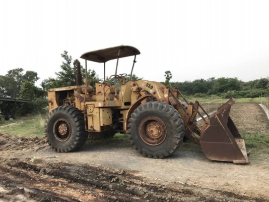 ขาย 385,000 รถตักล้อยาง CATTERPILAR 950 สวยสภาพพร้อมใช้ เครื่องดี เกียร์แรง ยางสวย เอกสารชื้อขาย  รถอยู่  นครปฐม  โทร 0610710295