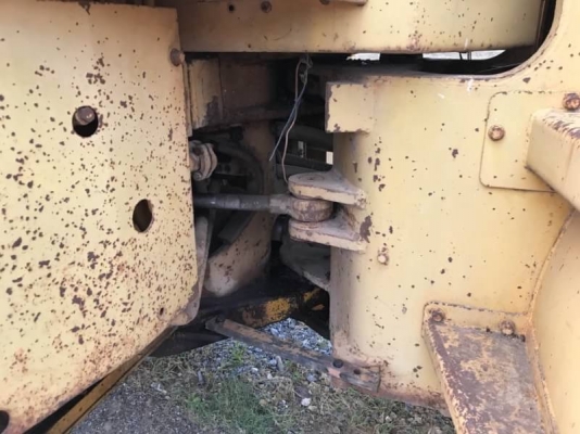 ขาย 385,000 รถตักล้อยาง CATTERPILAR 950 สวยสภาพพร้อมใช้ เครื่องดี เกียร์แรง ยางสวย เอกสารชื้อขาย  รถอยู่  นครปฐม  โทร 0610710295