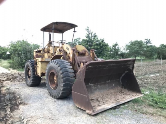 ขาย 385,000 รถตักล้อยาง CATTERPILAR 950 สวยสภาพพร้อมใช้ เครื่องดี เกียร์แรง ยางสวย เอกสารชื้อขาย  รถอยู่  นครปฐม  โทร 0610710295