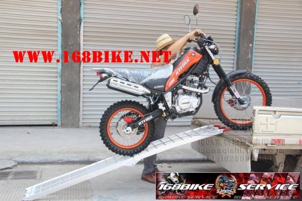 บันไดอลูมิเนียมสำหรับนำมอเตอร์ไซค์ขึ้นรถกระบะเพื่อขนย้าย2,500บ.