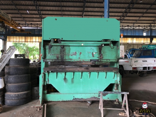 เครื่องพับเหล็กแผ่น YAMASHINA แรงกด 20 ตัน ยาว 8 ฟุต พร้อมใช้งาน เครื่องพับเหล็กแผ่น YAMASHINA แรงกด 20 ตัน ยาว 8 ฟุต พร้อมใช้งาน