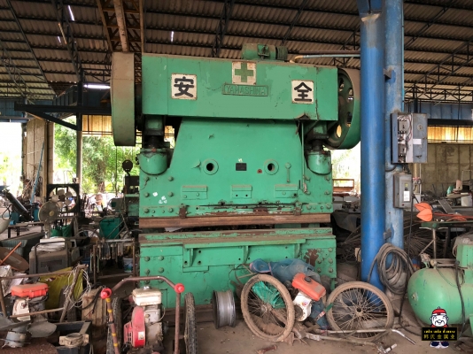 เครื่องพับเหล็กแผ่น YAMASHINA แรงกด 20 ตัน ยาว 8 ฟุต พร้อมใช้งาน