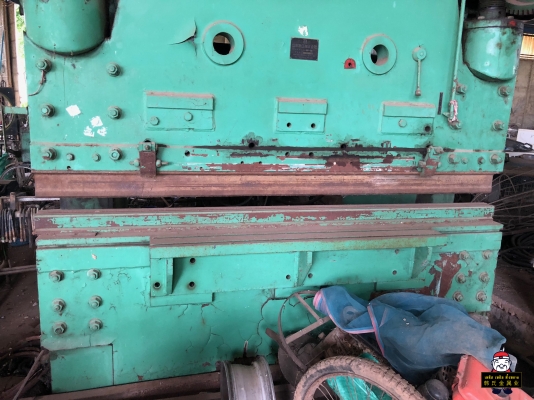 เครื่องพับเหล็กแผ่น YAMASHINA แรงกด 20 ตัน ยาว 8 ฟุต พร้อมใช้งาน เครื่องพับเหล็กแผ่น YAMASHINA แรงกด 20 ตัน ยาว 8 ฟุต พร้อมใช้งาน