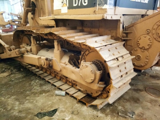 ต้องการขายด่วน !! รถแทรคเตอร์ D7G มีในโกดังทั้งหมด 22 คัน