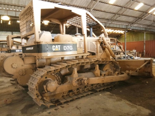 ต้องการขายด่วน !! รถแทรคเตอร์ D7G มีในโกดังทั้งหมด 22 คัน