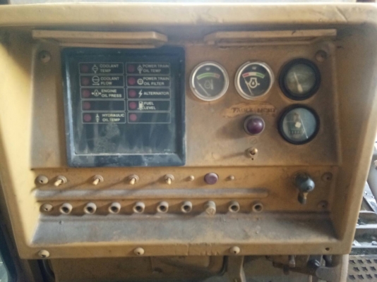 ต้องการขายด่วน !! รถแทรคเตอร์ CAT D10H สภาพพร้อมใช้งาน