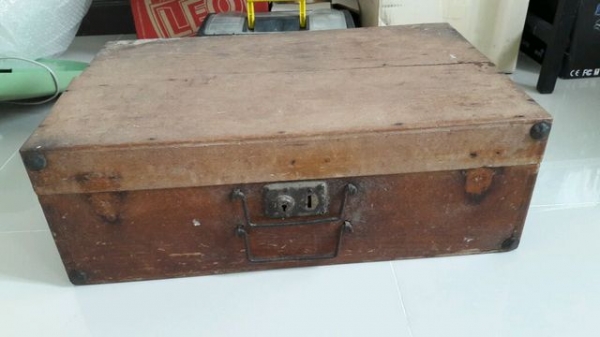 ขายหีบไม้สักเก่าโบราณ