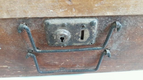 ขายหีบไม้สักเก่าโบราณ