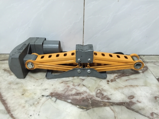 ขายแม่แรงไฟฟ้าทรงเตี้ยสำหรับยกรถยนต์และรถกระบะทั่วไป