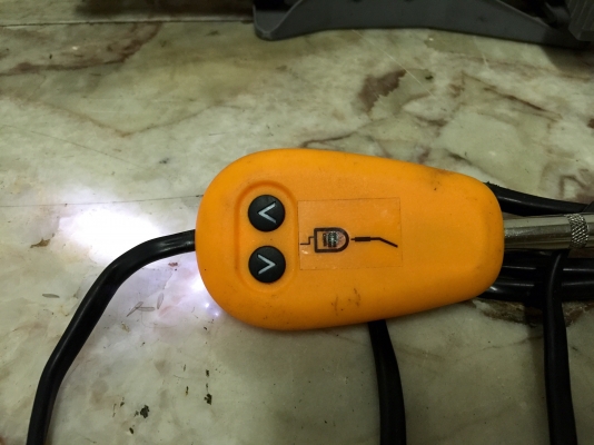 ขายแม่แรงไฟฟ้าทรงเตี้ยสำหรับยกรถยนต์และรถกระบะทั่วไป