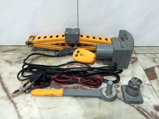 ขายแม่แรงไฟฟ้าทรงเตี้ยสำหรับยกรถยนต์และรถกระบะทั่วไป