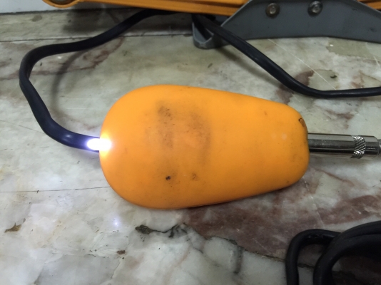 ขายแม่แรงไฟฟ้าทรงเตี้ยสำหรับยกรถยนต์และรถกระบะทั่วไป