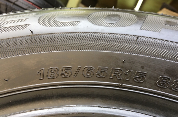 ยางใหม่ป้ายแดง 185-65-15 Bridgestone ตุ่มอลัง เส้นสีจัดๆ ยางใหม่ป้ายแดง 185-65-15 Bridgestone ตุ่มอลัง เส้นสีจัดๆ