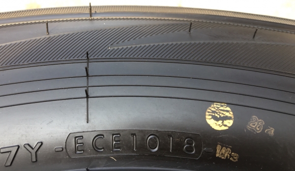 ล้อแม็กป้ายแดง Toyota Revo ขอบ17 พร้อมยางป้ายแดง Yokohama 265-65-17 ปี 18 ดอกเต็ม ตุ่มเด้งๆ