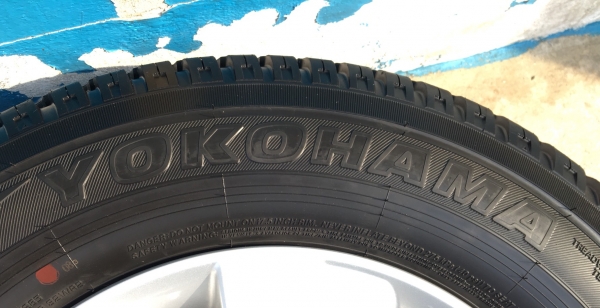 ล้อแม็กป้ายแดง Toyota Revo ขอบ17 พร้อมยางป้ายแดง Yokohama 265-65-17 ปี 18 ดอกเต็ม ตุ่มเด้งๆ