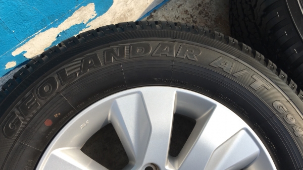 ล้อแม็กป้ายแดง Toyota Revo ขอบ17 พร้อมยางป้ายแดง Yokohama 265-65-17 ปี 18 ดอกเต็ม ตุ่มเด้งๆ