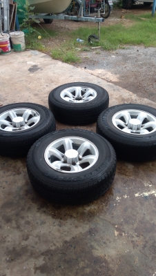 ล้อแม็กเล็บเหยี่ยวขอบ16พร้อมยาง