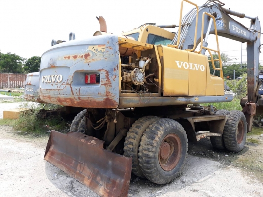 ขายด่วน VOLVO ล้อยางขนาด170 สภาพดี ราคาถูกๆ ขายด่วน VOLVO ล้อยางขนาด170 สภาพดี ราคาถูกๆ