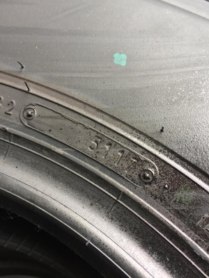 ขายยางใหม่ DUNLOP GRANDTREK AT22 31x10.50R15 ปลายปี17 ชุดละ 11,500 บาท ขายยางใหม่ DUNLOP GRANDTREK AT22 31x10.50R15 ปลายปี17 ชุดละ 11,500 บาท