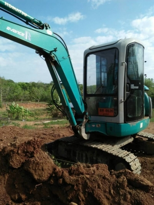 KOMATSU PC 25R-8