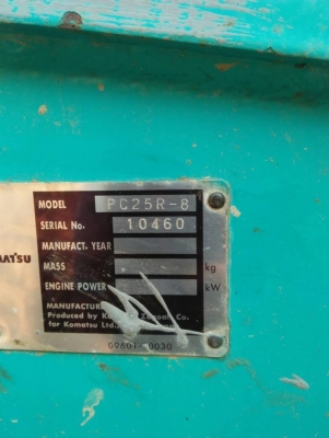 KOMATSU PC 25R-8