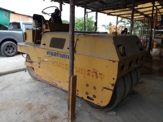 KOMATSU  D20-3  + รถบดล้อยาง 7ล้อ