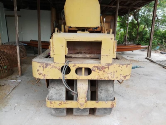 KOMATSU  D20-3  + รถบดล้อยาง 7ล้อ