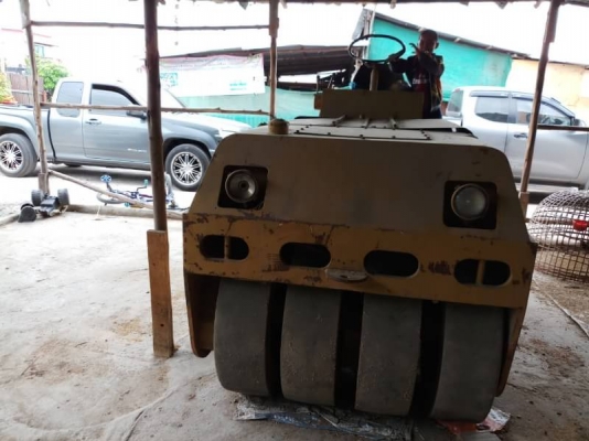 KOMATSU  D20-3  + รถบดล้อยาง 7ล้อ