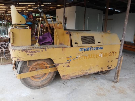 KOMATSU  D20-3  + รถบดล้อยาง 7ล้อ