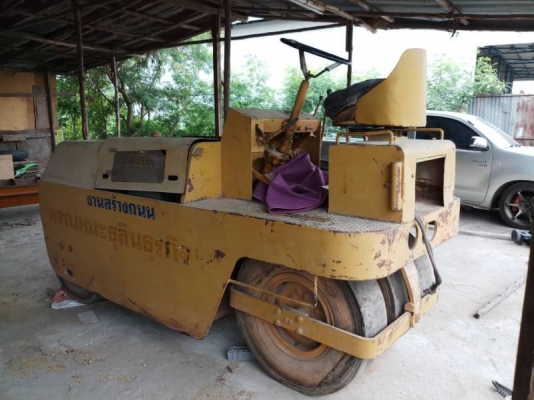 KOMATSU  D20-3  + รถบดล้อยาง 7ล้อ