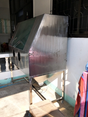 ตู้พ่นทรายงานสร้างสแตนเลสอย่างดีทั้งใบ ขนาด 150*80*180 cm. ตู้พ่นทรายงานสร้างสแตนเลสอย่างดีทั้งใบ ขนาด 150*80*180 cm.
