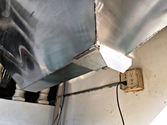 ตู้พ่นทรายงานสร้างสแตนเลสอย่างดีทั้งใบ ขนาด 150*80*180 cm. ตู้พ่นทรายงานสร้างสแตนเลสอย่างดีทั้งใบ ขนาด 150*80*180 cm.